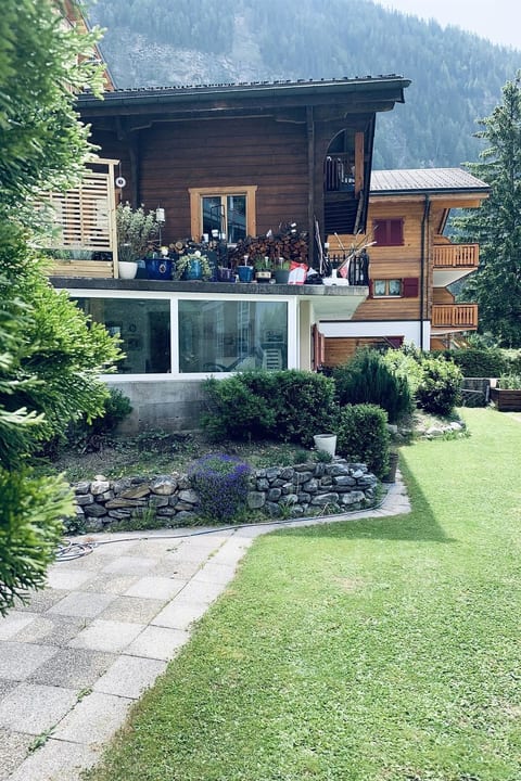 Chalet Solana 1 # 2-bed apartment, Bad, WC 2-Bettwohnung, Bad, WC