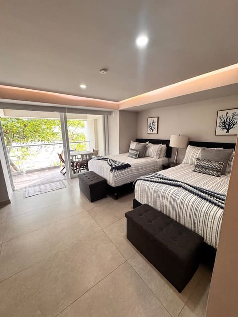 Luxury Beachfront | Corner Condo | Amazing Pools