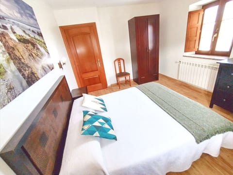 Schönes Duplex mit Aussicht, Pool und Garten