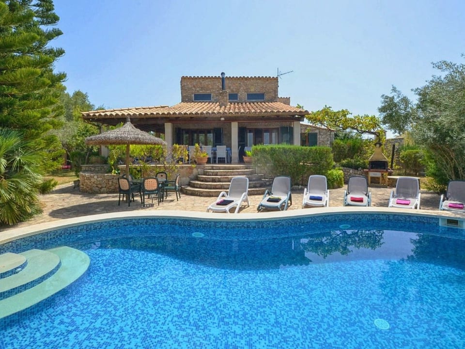 Villa mit Garten, Grill und Terrasse - Inca