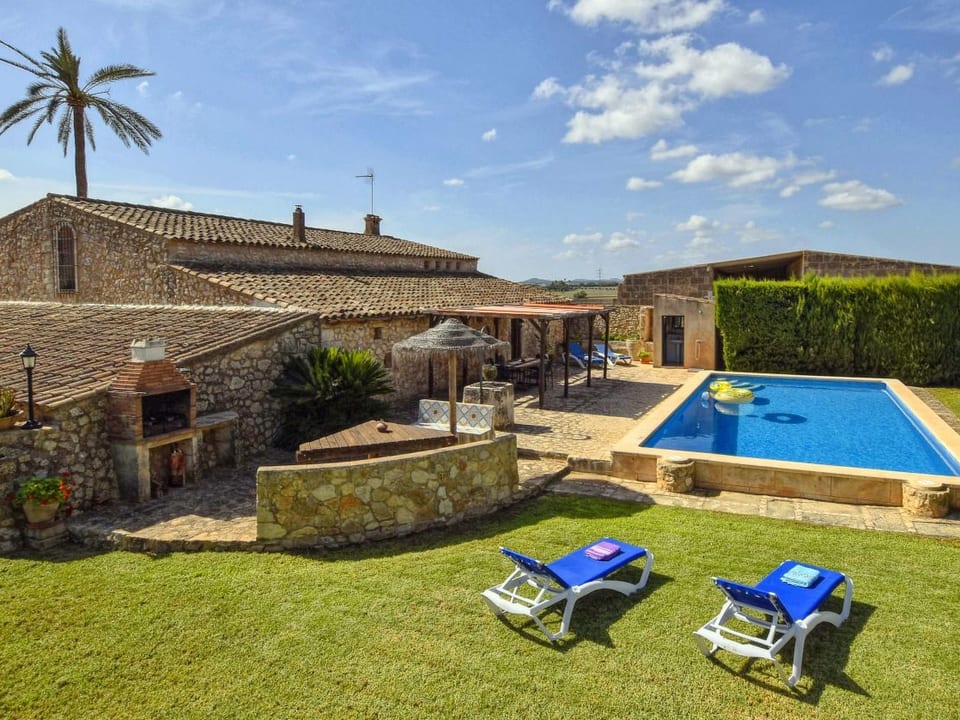 Hermosa casa de vacaciones en Vilafranca De Bonany - Vilafranca del Penedès