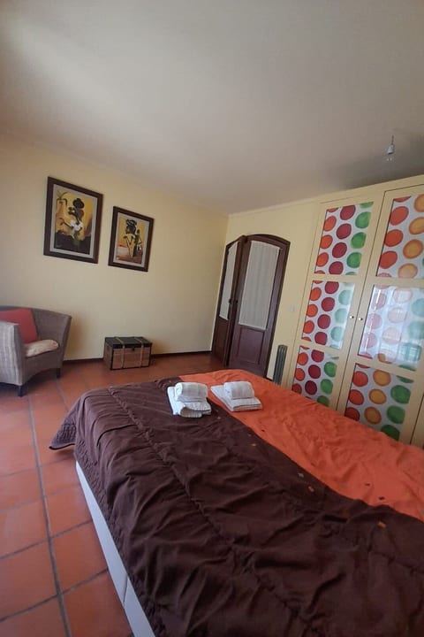 Zärtliche Momente in dieser gemütlichen Wohnung