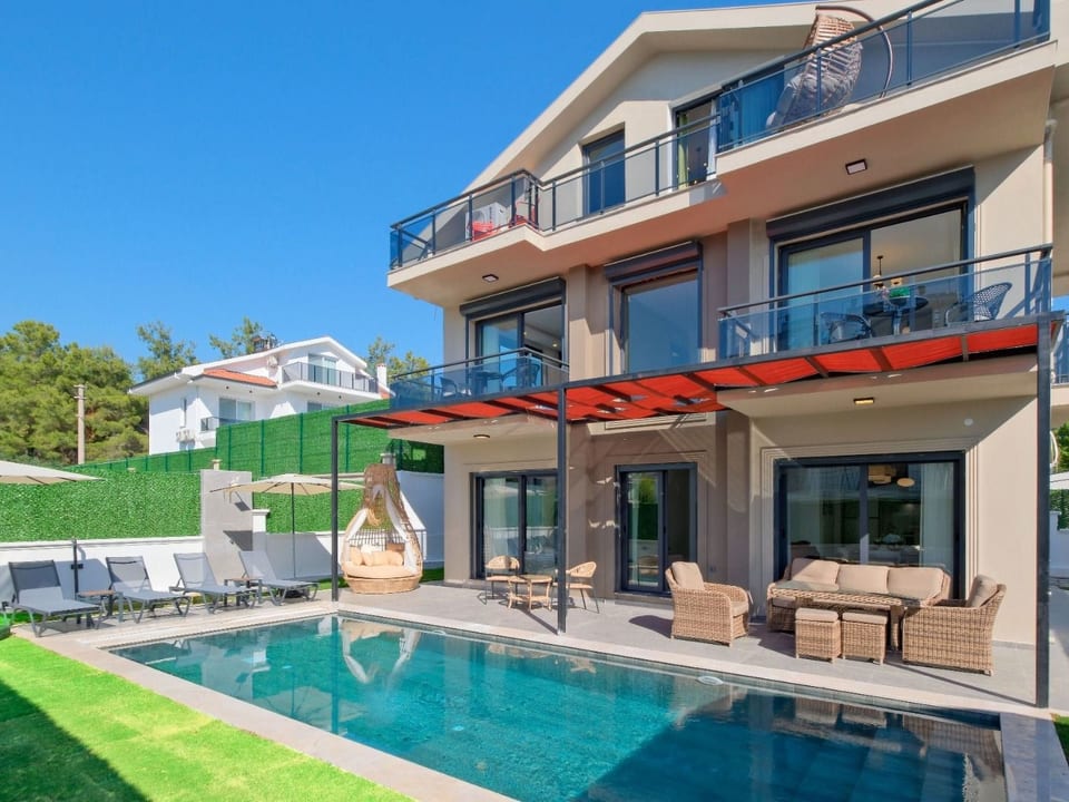 Große Villa in Fethiye Ausserhalb im grünen - Ölüdeniz