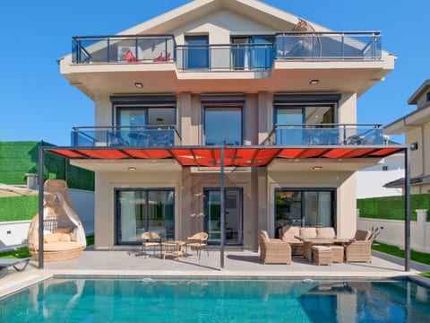 Große Villa in Fethiye Ausserhalb im grünen