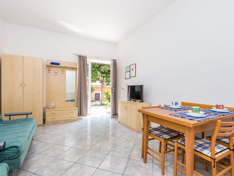 Wohnung in Obrs mit Kleiner Terrasse und Meerbli