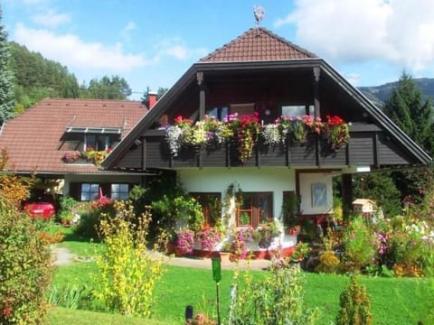 Kleine Wohnung in Seeboden mit Großem Garten