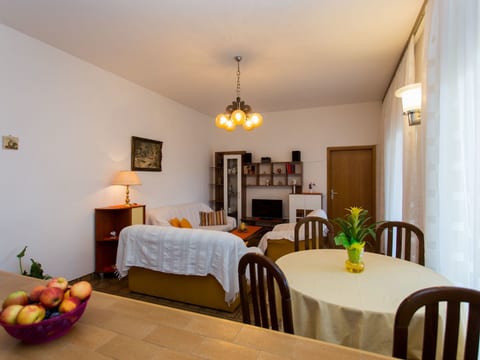 Strandnahe Ferienwohnung Jure mit großer Terrasse