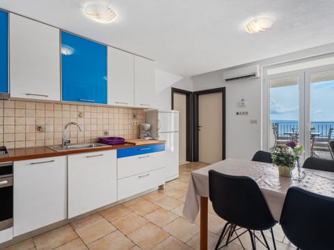 Ferienappartement mit zwei Meerblick-Balkonen