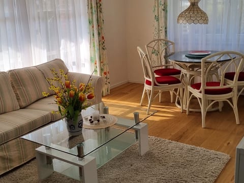 Appartement mit Garten, Grill und Terrasse