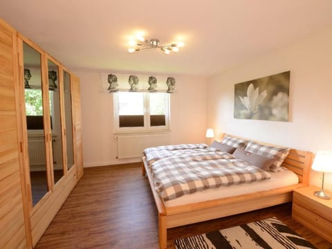 Ruhiges Ferienhaus in Lommersdorf mit Garten