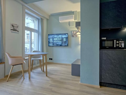 BankHouse StudioM202