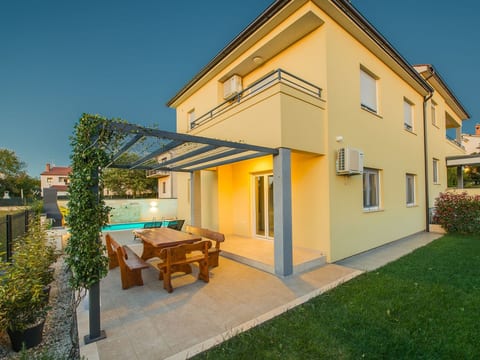 Villa Cera für 8 Personen in Pula