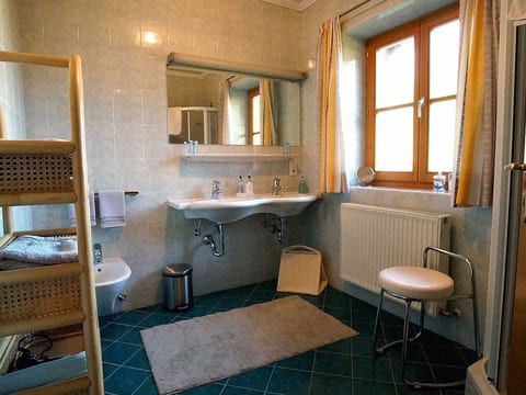 in ruhiger Lage mit Gartennutzung