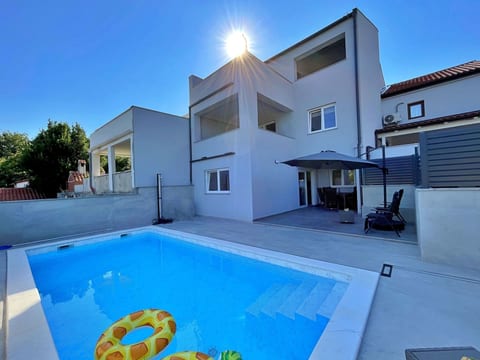 Apartment Bonum mit privatem Pool