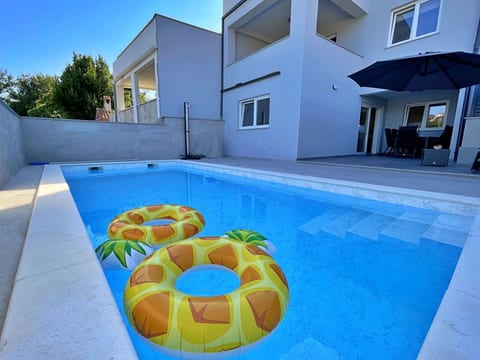 Apartment Bonum mit privatem Pool