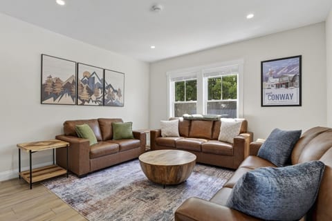 Big House: Living Room complete with a 75 in Smart TV