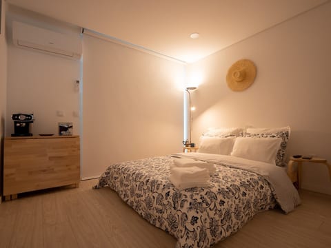 Cushion Apartment in Historic Center