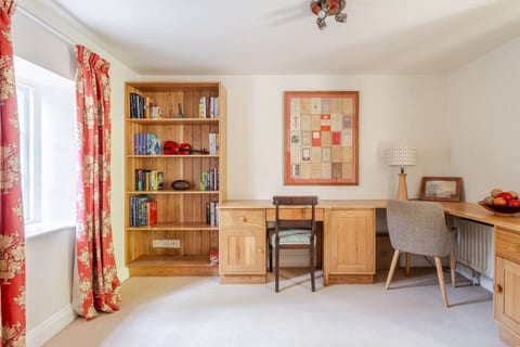 Monks Retreat - Beige Room - Tranquil Escape for 2