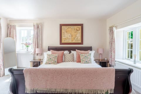 Monks Retreat - Lilac Room - Tranquil Escape for 2