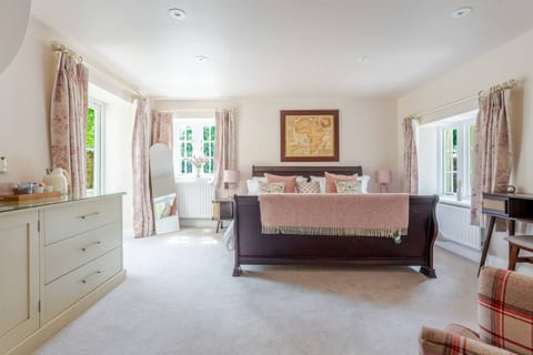 Monks Retreat - Lilac Room - Tranquil Escape for 2