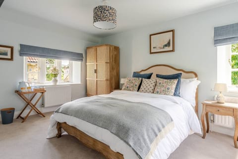 Monks Retreat - Rustic Blue Room - Tranquil Escape