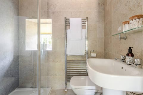 Monks Retreat - Green Room - Tranquil Escape for 2
