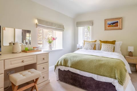 Monks Retreat - Green Room - Tranquil Escape for 2
