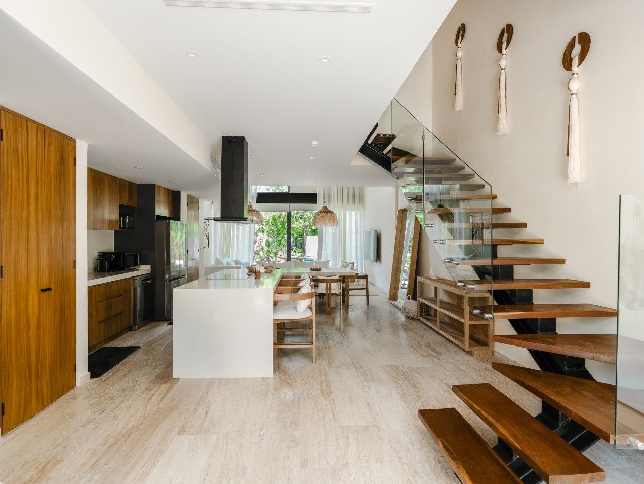 Luxury 3 Story Villa with Private Rooftop Plunge Pool & Garden