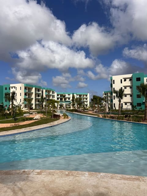Cozy 2BR Condo | Pool | FREE Electricity