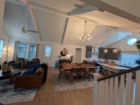 Luxurious 6br/5bth