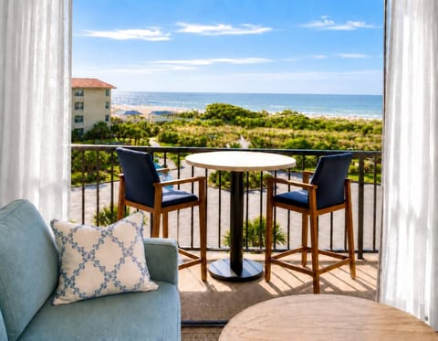 Luxury OCEANVIEW at Oceanfront Resort - Romantic Escape