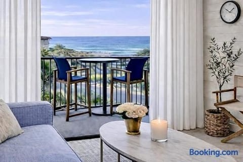 Luxury OCEANVIEW King Villa - Beachfront & Top Rated