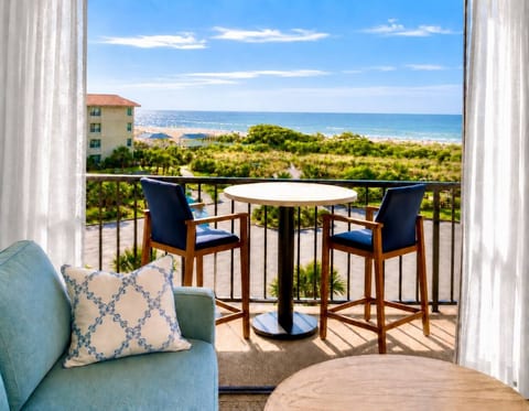 Luxury OCEANVIEW at Oceanfront Resort - Romantic Escape