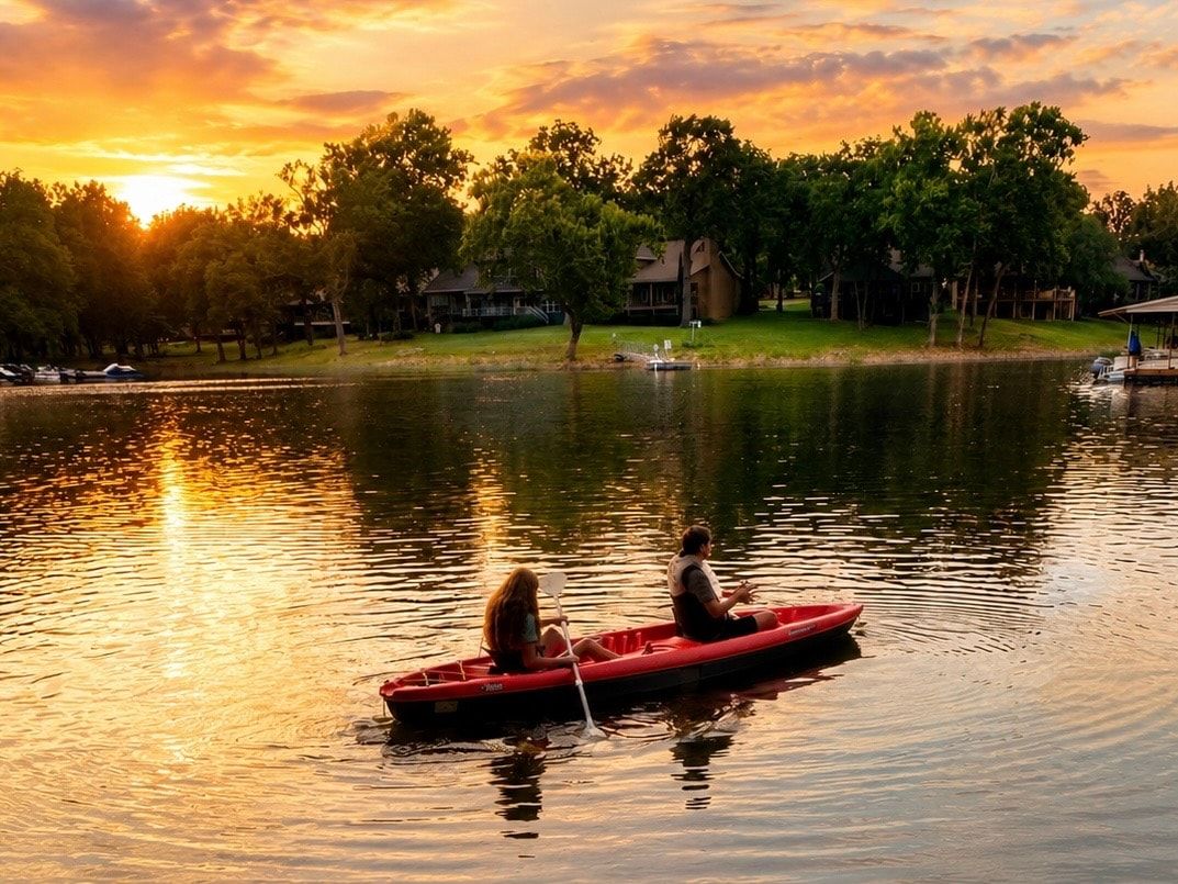 Monkey Island Lake Glamping RV With Tandem Kayak