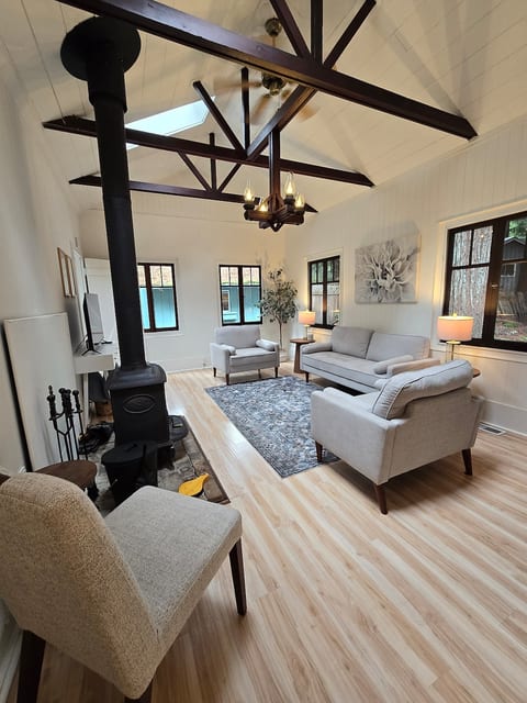 Redwood Grove Retreat image 5