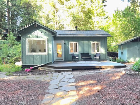 Redwood Grove Retreat image 1