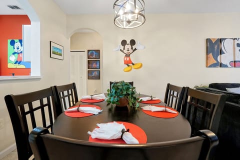 Dining for 6