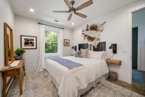 Cal King bed, high end bedding and the most comfy bed!