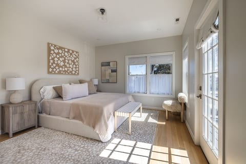 Walnut Beach Luxury House | 90-Sec Walk to Beach