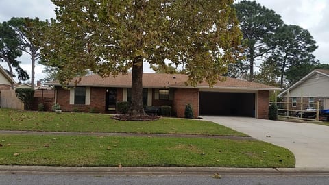 Very Neat Home in quiet setting