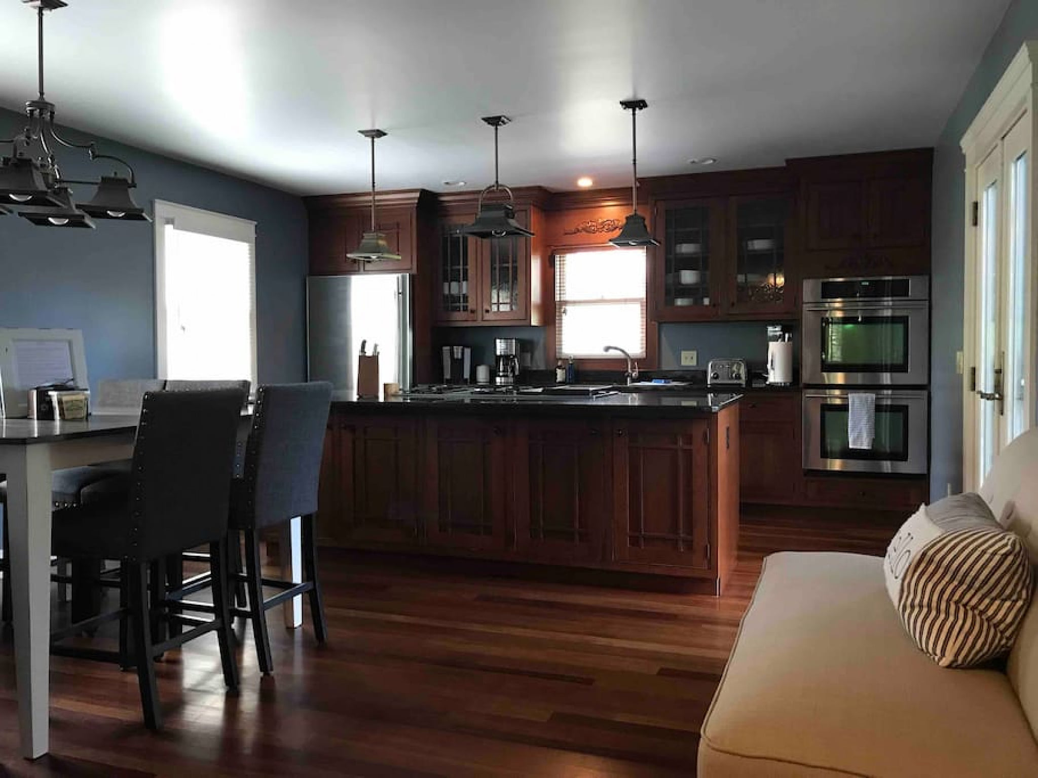 Large 2 Story Home Walk to Lake