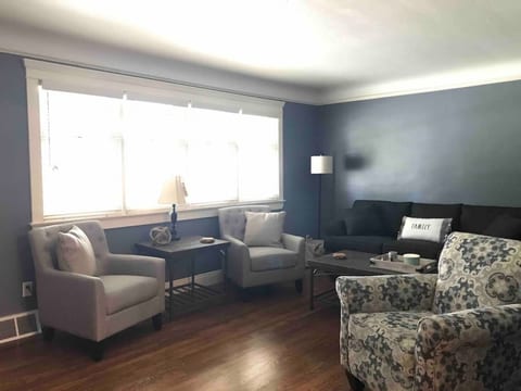 Large 2 Story Home Walk to Lake