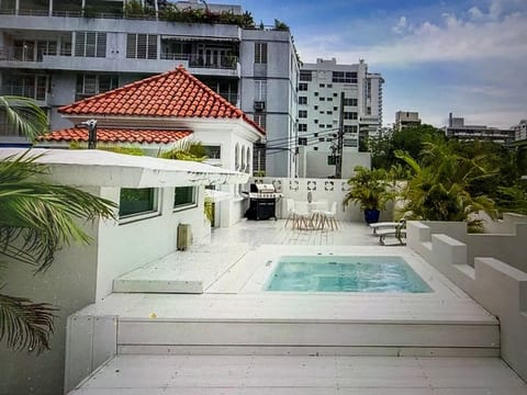 A Courtyard Affair image 3