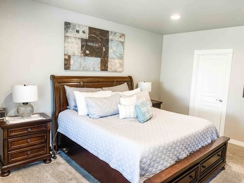 Eugene Vacation 4Bed- 2Master Suites 3Bath 1GBWiFi