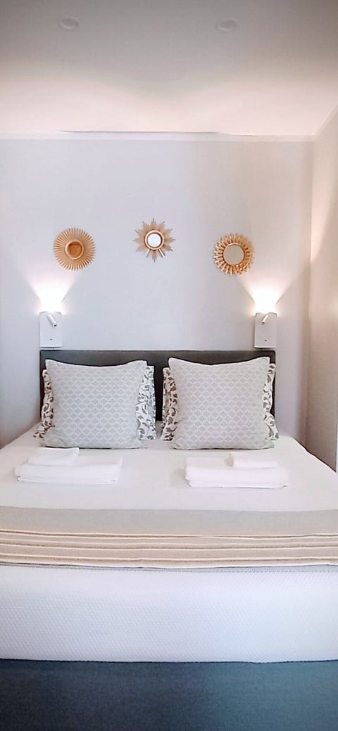 Studio for 2 by Alfama, Graça and Flea Market.