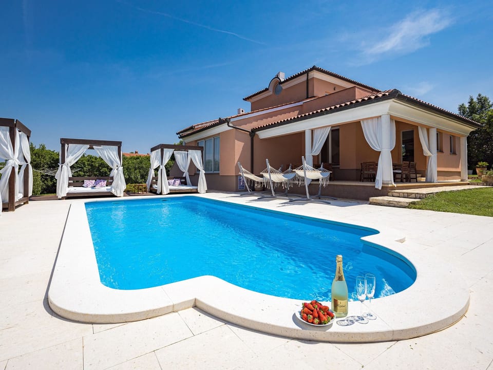 in Medulin con piscina privata - Medulin