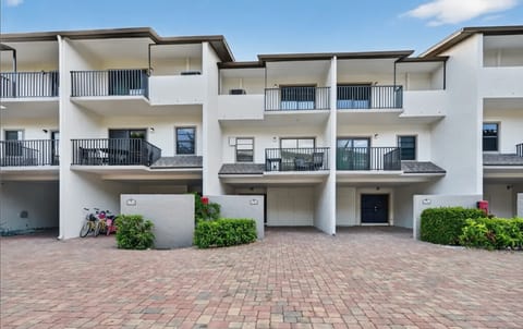 Marco Island Coastal Retreat