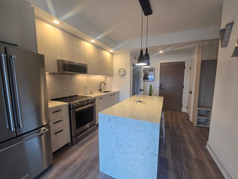 Furnished 2BR in Toronto | ELM