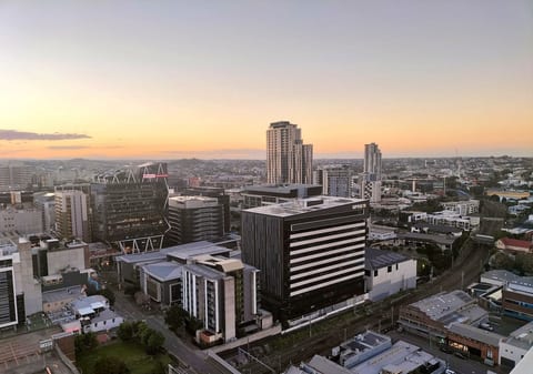 2BR • Pool, Sauna & City Views image 17