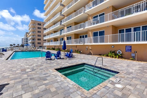 Oceanfront Hot Tub & Heated Pool